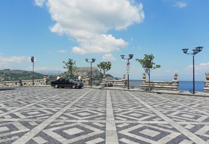 … e non se ne va ….