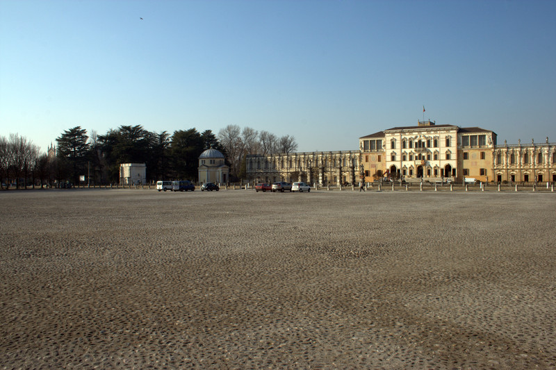 ''Con la Villa che le da il nome'' - Piazzola sul Brenta