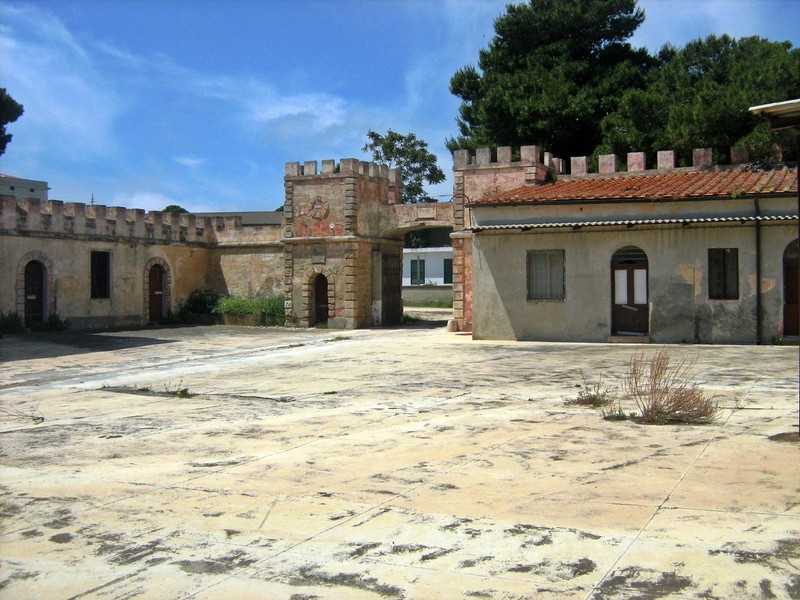 ''L’Abbandono!'' - Campo nell'Elba
