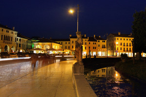 Castelfranco veneto by night