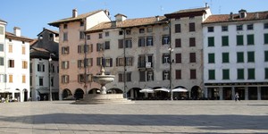 Piazza Giacomo Matteotti-2 ….a Udine