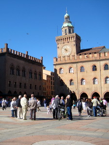 Domenica mattina in Piazza Maggiore
