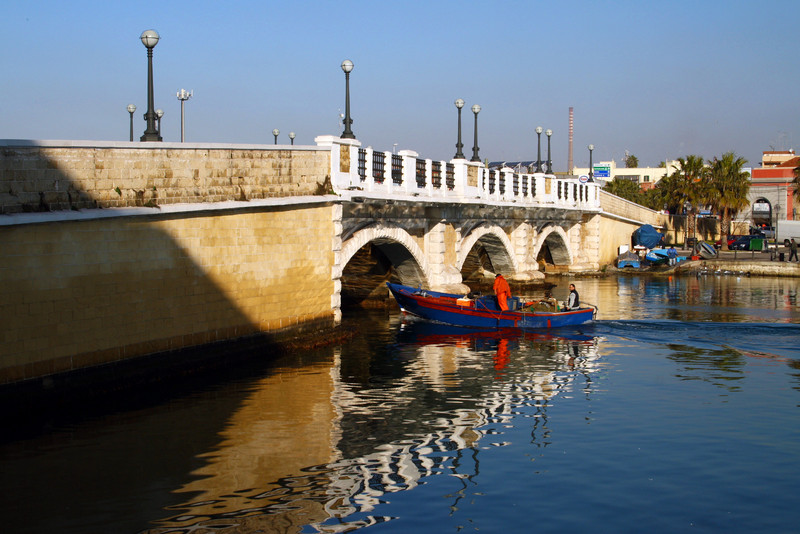 ''Passando sotto il ponte'' - Taranto