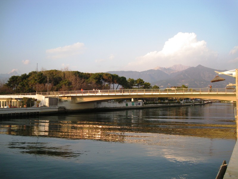 ''fiume versilia'' - Montignoso
