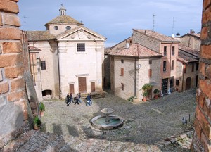 la piazzetta di Vigoleno