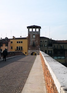 Verona, a dorso di Ponte Pietra