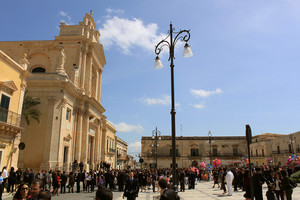 “a paci” a Piazza Garibaldi