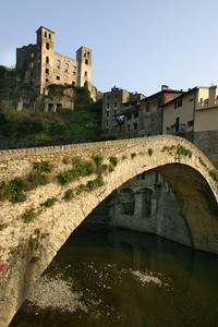 Ponte sul fiume Nervio