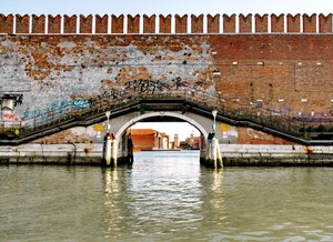 Arsenale di Venezia: un ponte murale