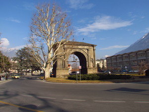 l’arco di Augusto