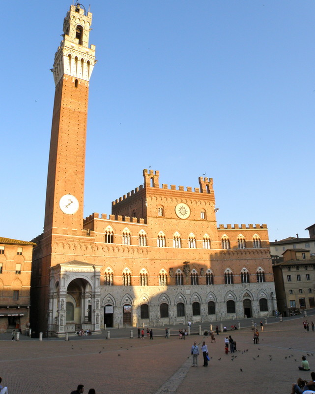 ''Arredo urbano medievale.'' - Siena