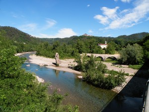 Ponte medievale sul fiume Vara