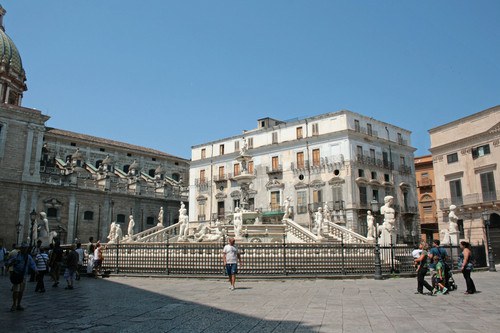 Palermo(PA): Piazza Pretoria