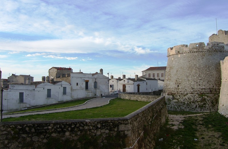 ''Largo Roberto il Guiscardo'' - Monte Sant'Angelo