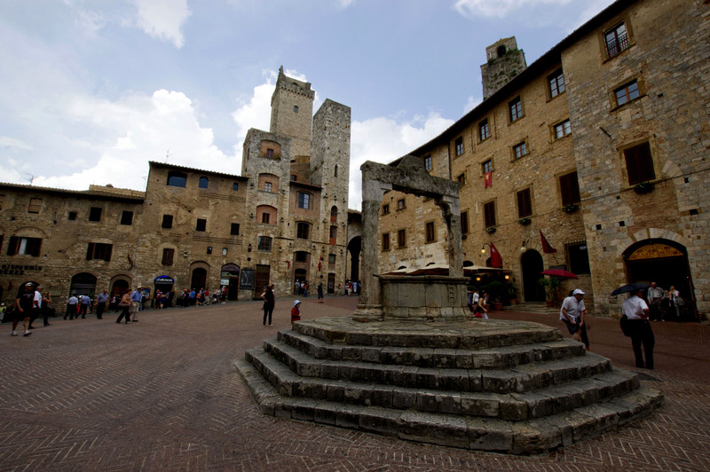 ''San Gimignano – Piazza Cisterna'' - San Gimignano