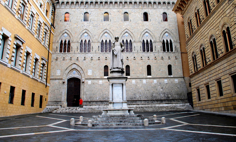 ''Piazza Salimbeni'' - Siena