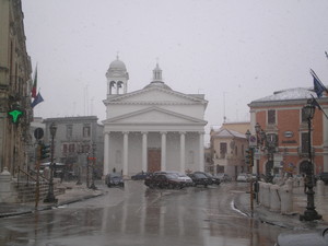 Nevica su Piazza XX settembre