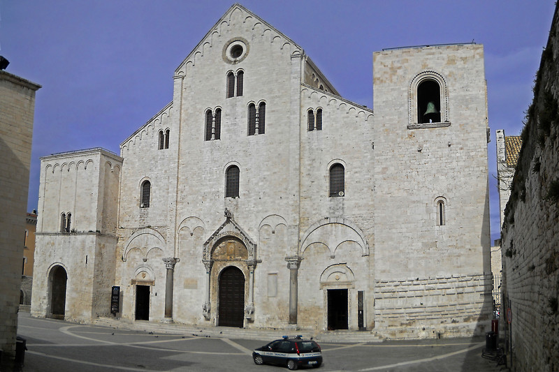 ''Piazza della Basilica'' - Bari