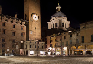 Piazza Broletto