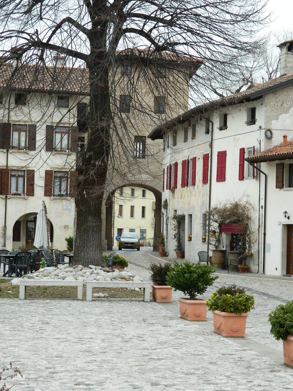 ''piazza castello'' - Valvasone