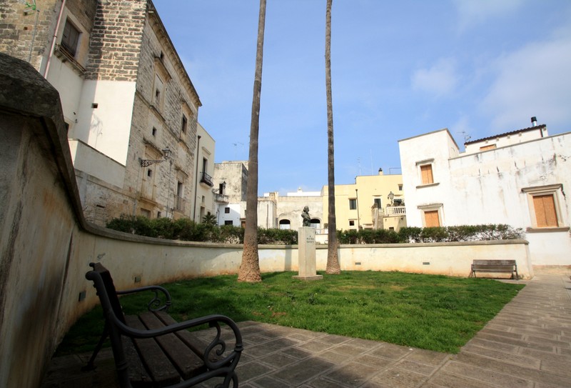 ''Al grande artista salentino'' - Galatina