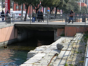acqua di mare sotto al ponte…