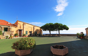 Piazza Chiesa vecchia al Parasio