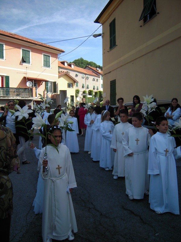 ''La piazza della chiesa'' - Serra Riccò