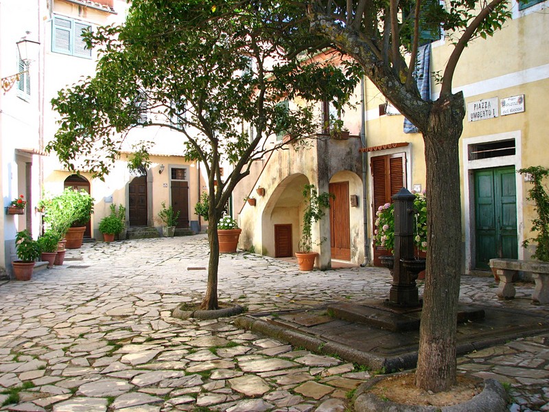 ''Poggio, piazza Umberto I'' - Marciana