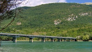 Ponte sul Lago di Barrea