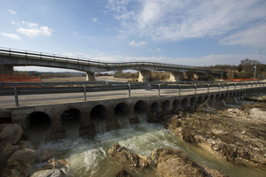 Un Ponte  Rotto ed uno Provvisorio