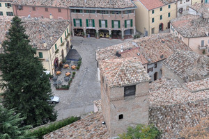 Piazza vista dal castello