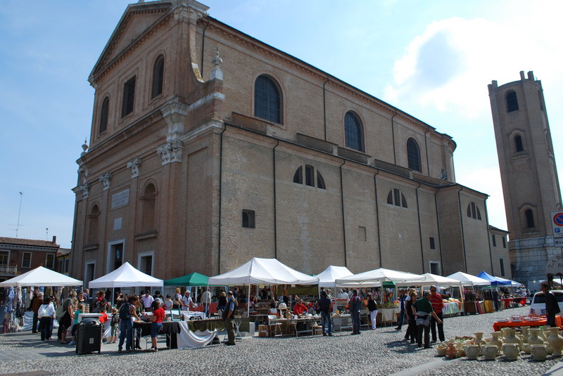 ''Bancarelle in piazza XX Settembre'' - Comacchio