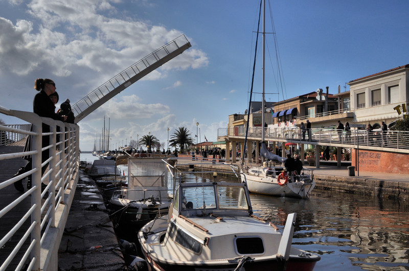 ''Dare la precedenza'' - Viareggio