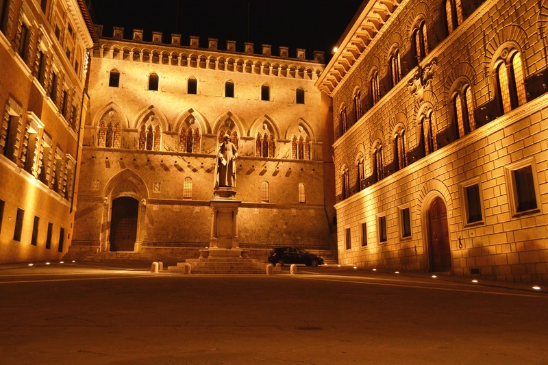 ''Piazza Salimbeni'' - Siena