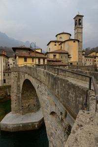 Ponte di pietra