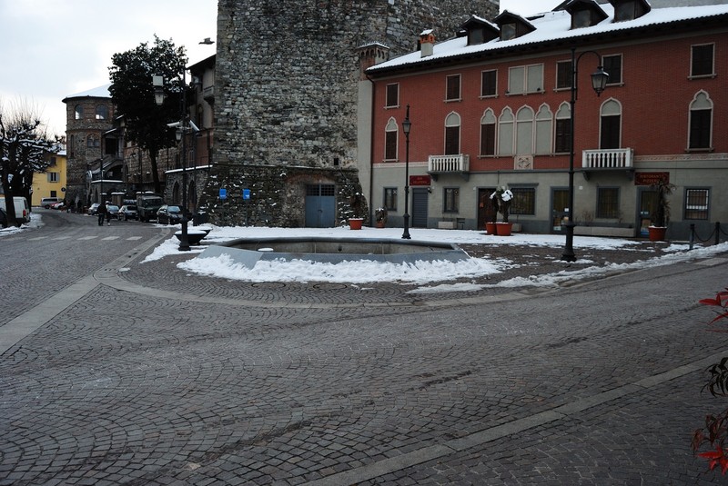 ''Piazza Frigerio'' - Brivio