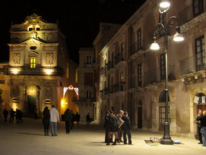 La sera a Piazza Duomo