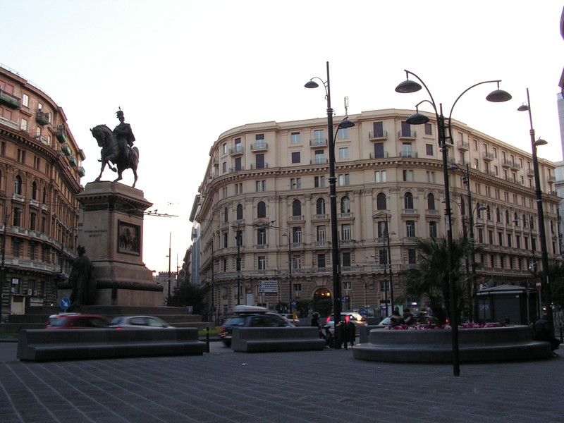 ''Piazza Bovio di giorno'' - Napoli