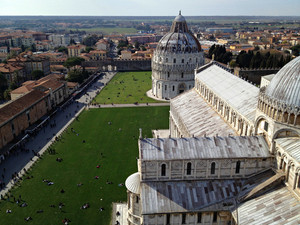 Piazza dei Miracoli, vista dalla Torre Pendente
