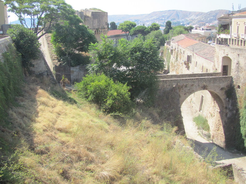 ''entrata castello'' - Crotone