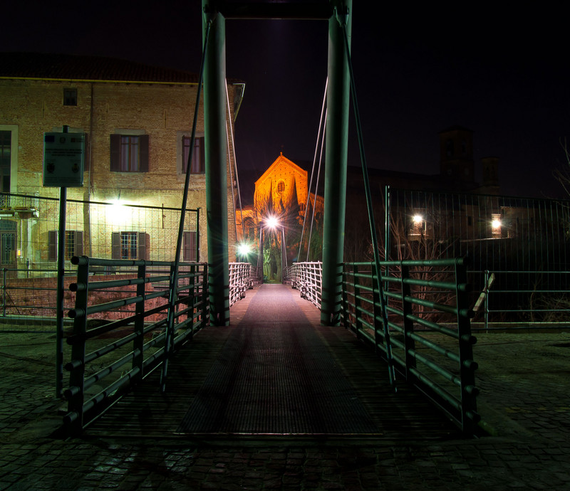 ''Un moderno ponte verso il passato.'' - Cassine