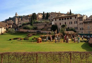 Fuori dalla basilica,un esplosione di colori.