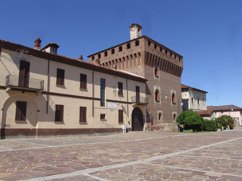 ''Largo Garibaldi e castello sforzesco'' - Vicolungo