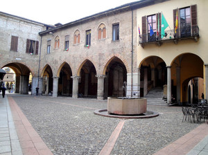 Piazzale Broletto
