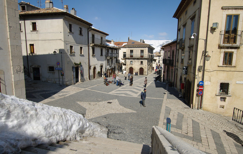 ''Largo davanti alla chiesa'' - Pescocostanzo