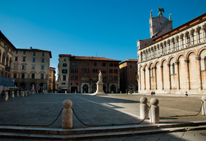 solitario nella piazza