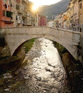 Nascosto tra i vicoli