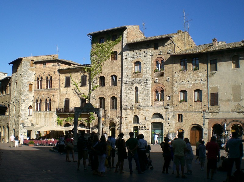 ''Piazza della Cisterna'' - San Gimignano
