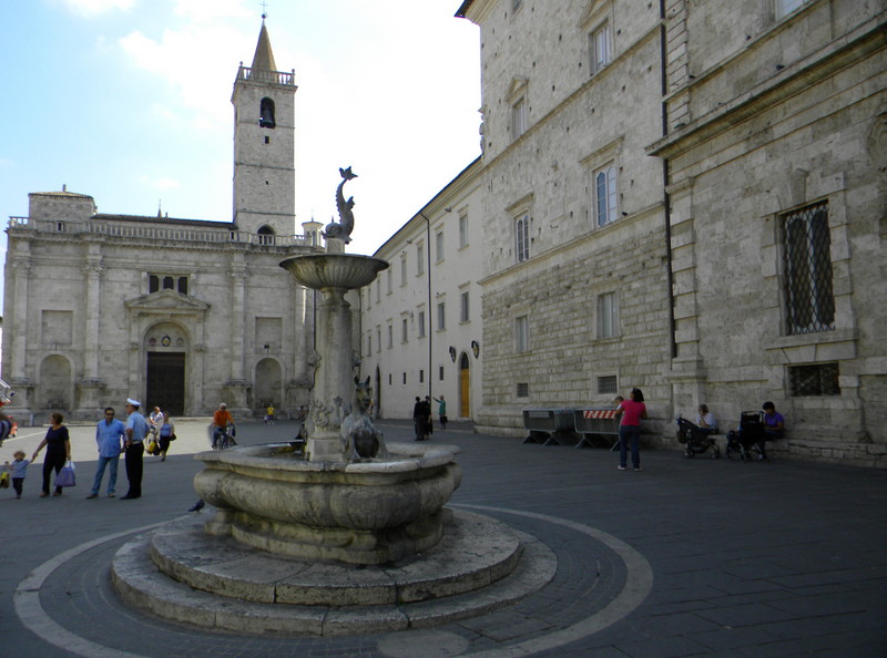 ''PIAZZA  ARRINGO'' - Ascoli Piceno